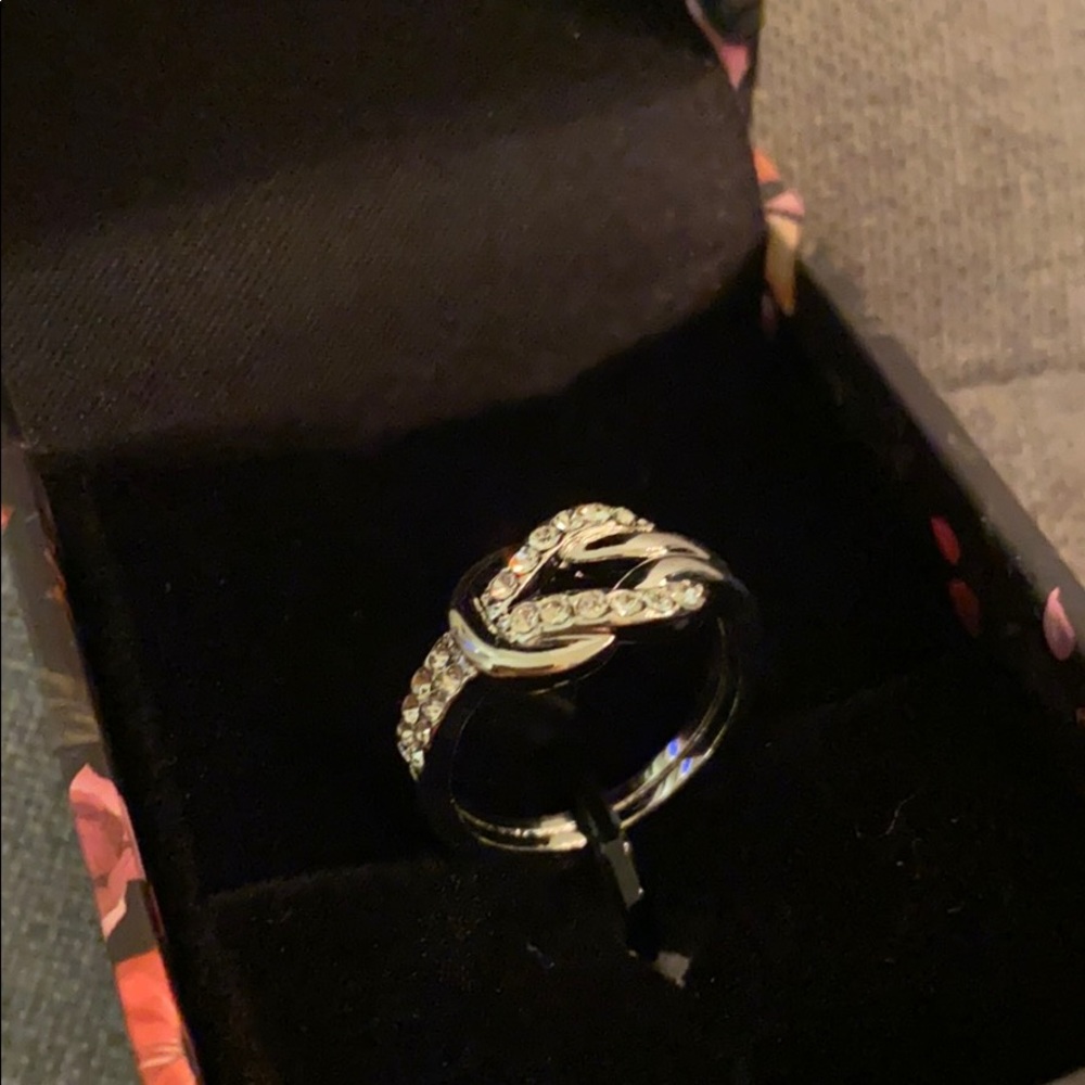 Peermont Jewelry loop ring
